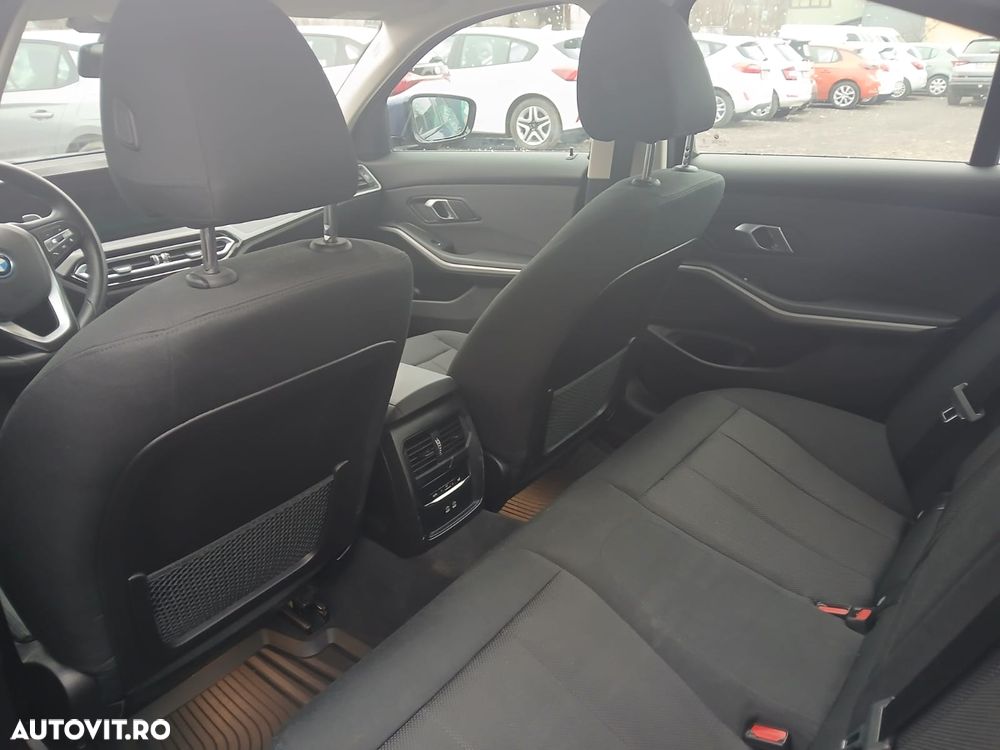 BMW Seria 3 330e iPerformance Advantage - 5