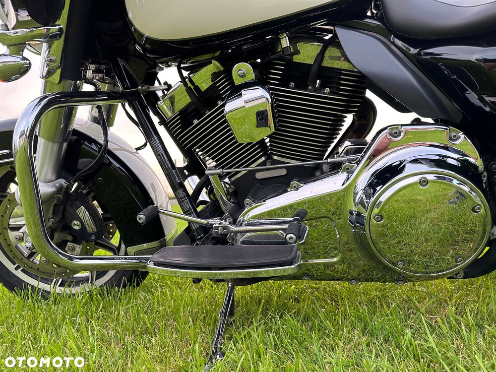 Harley-Davidson FLHT Electra Glide Standard - 12