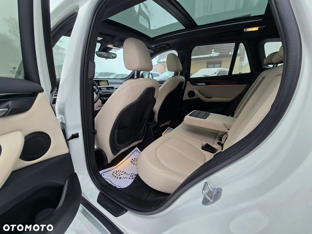 BMW X1 xDrive25i xLine sport - 17