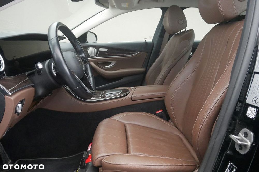 Mercedes-Benz Klasa E - 12