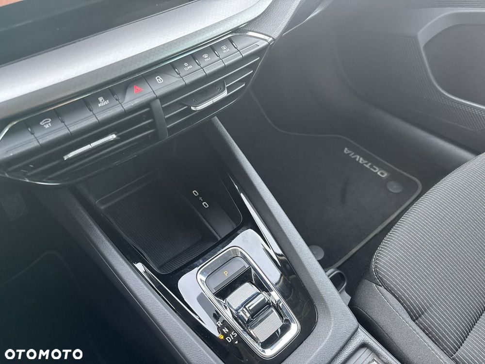 Skoda Octavia 2.0 TDI Ambition DSG - 26