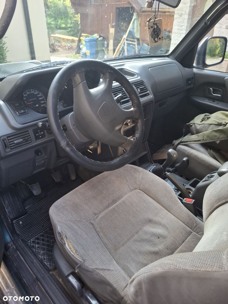 Mitsubishi Pajero - 5