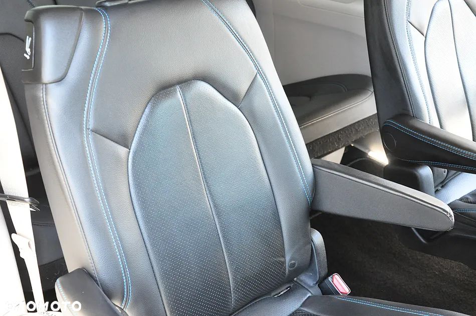 Chrysler Pacifica - 18