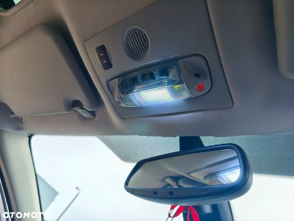 Ford Mondeo 2.0 TDCi Titanium - 32