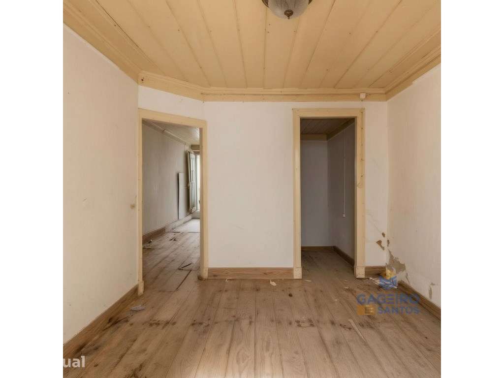 Casa Antiga para Recuperar (Com Projeto Aprovado T1) - Grande imagem: 3/21