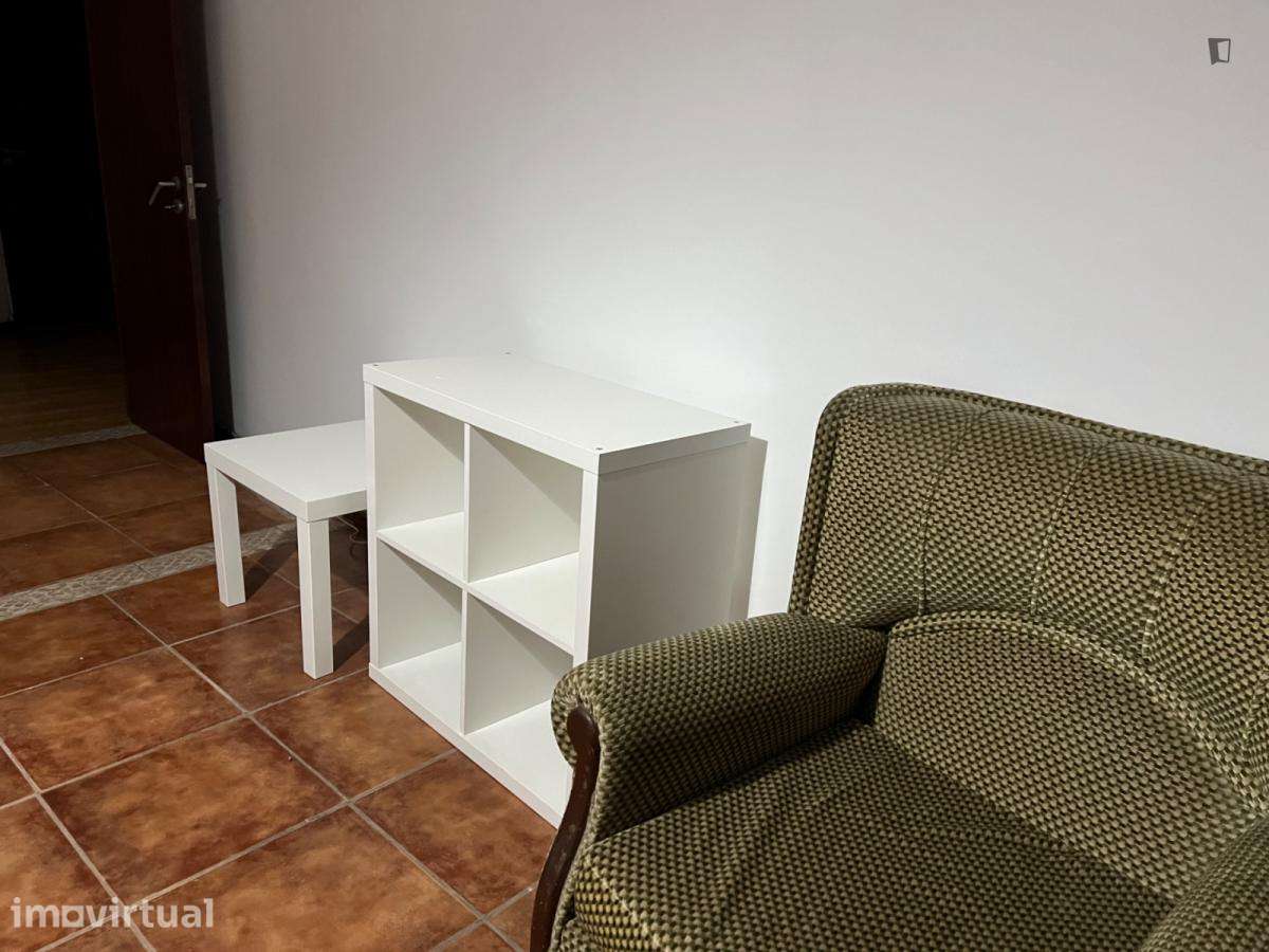 Quarto - localizado em Trofa Porto - Grande imagem: 3/7