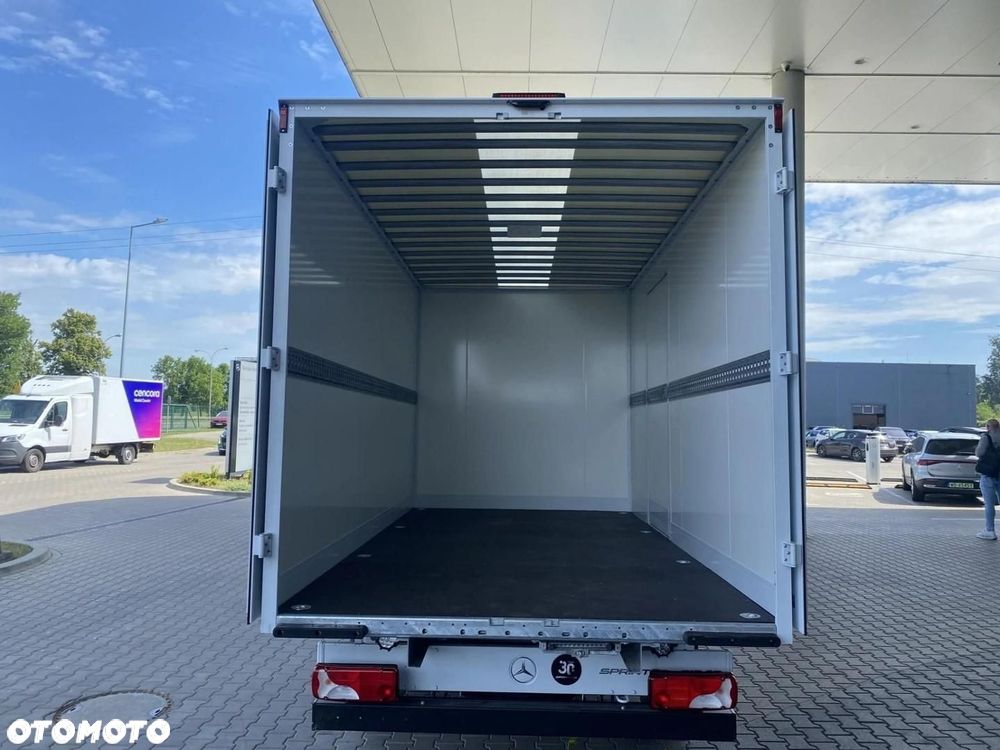 Mercedes-Benz Sprinter - 10