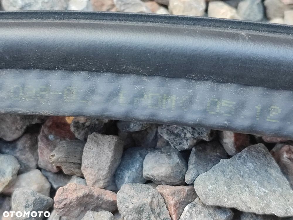 BMW E91 / E91 LCI ORYGINALNE USZCZELKI DRZWI TYŁ LEWA / PRAWA O NR. 51 72 7 247 262 / 51 72 7 164 813 OEM W BARDZO DOBRYM STANIE - 29