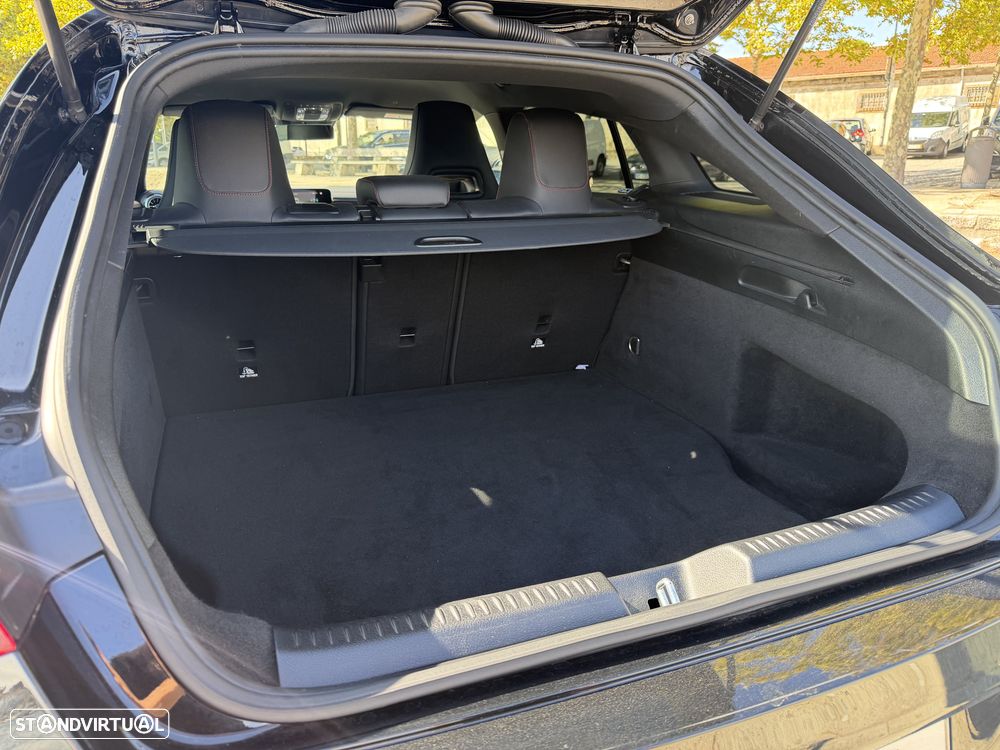 Mercedes-Benz CLA 250 e 8G-DCT AMG Line - 10