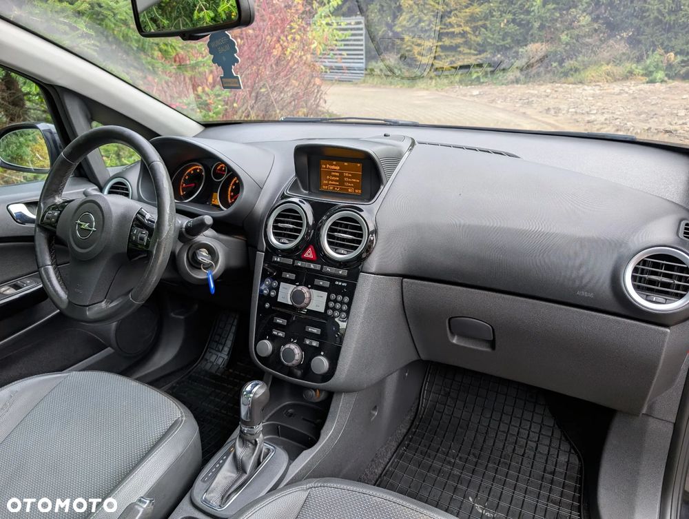 Opel Corsa 1.4 16V Automatik Cosmo - 5