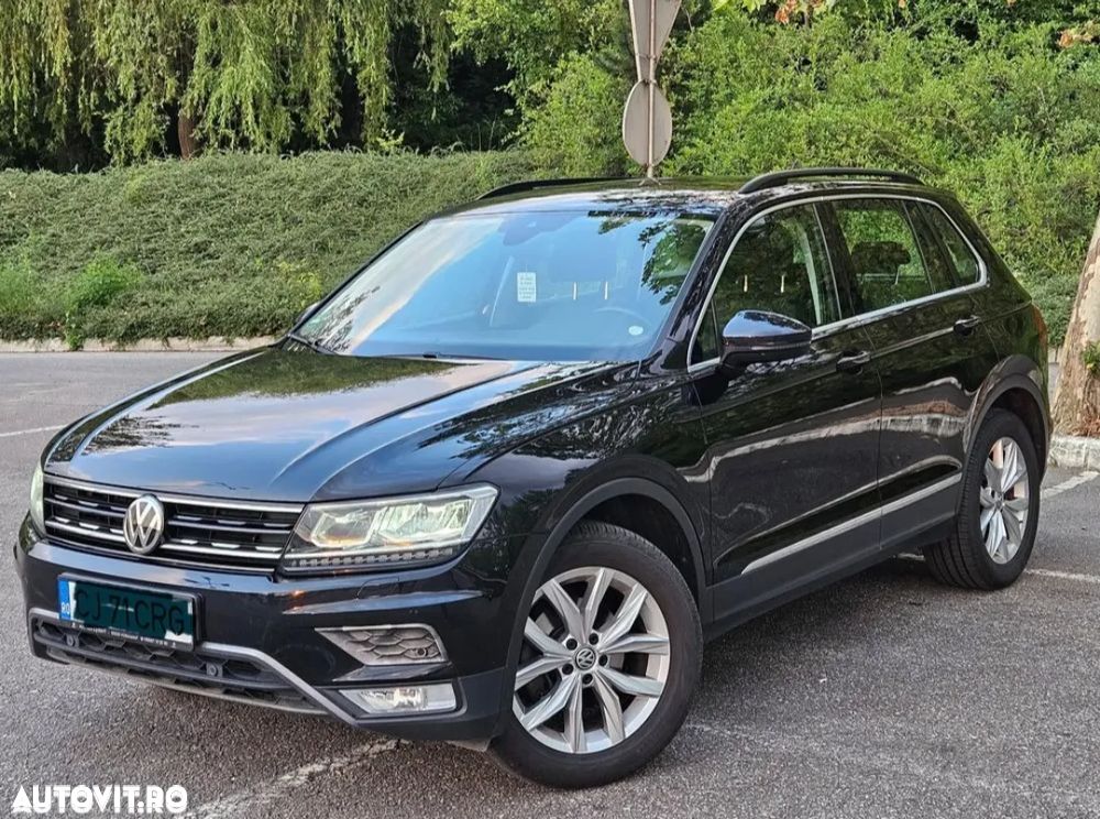 Volkswagen Tiguan - 1