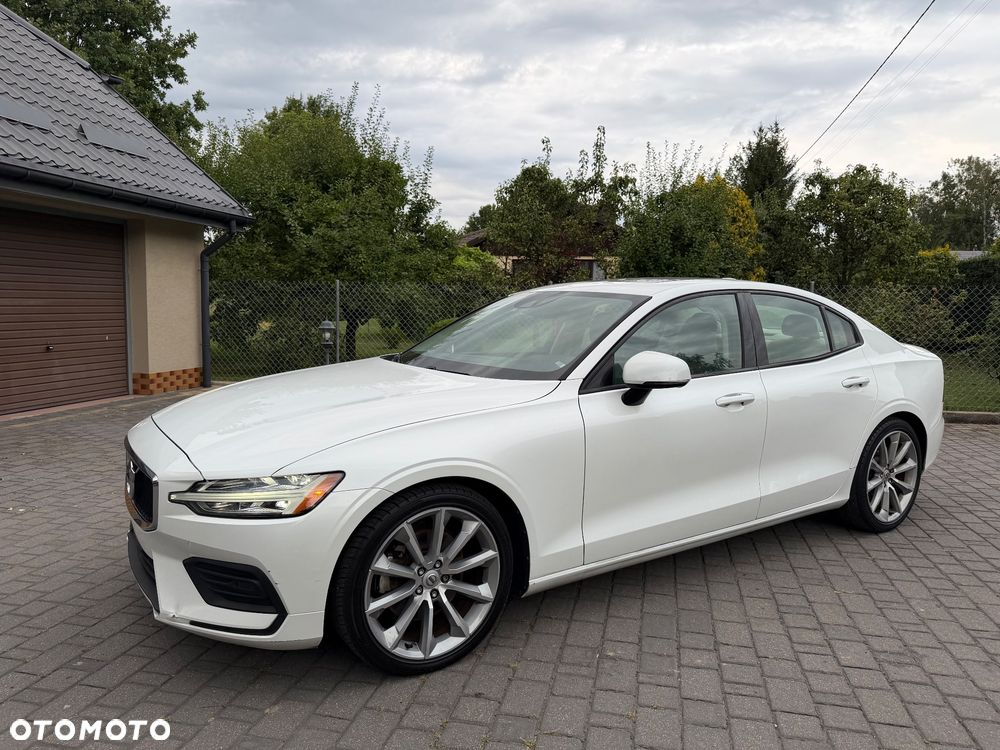 Volvo S60 T5 Momentum Pro - 1