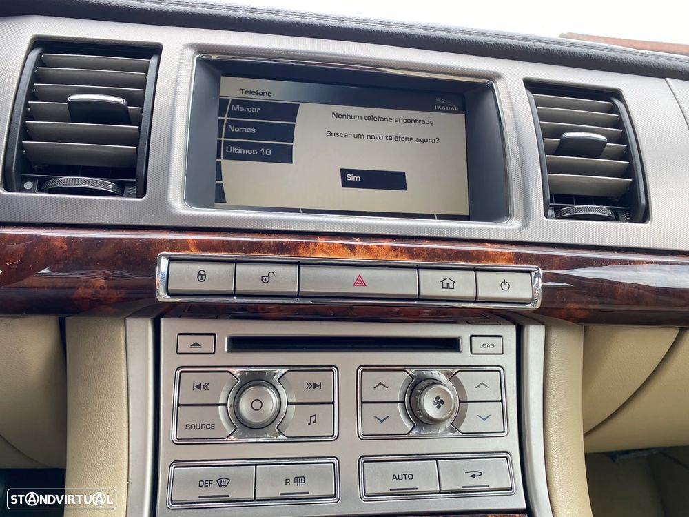 Jaguar XF 3.0 D V6 Premium Luxury - 31