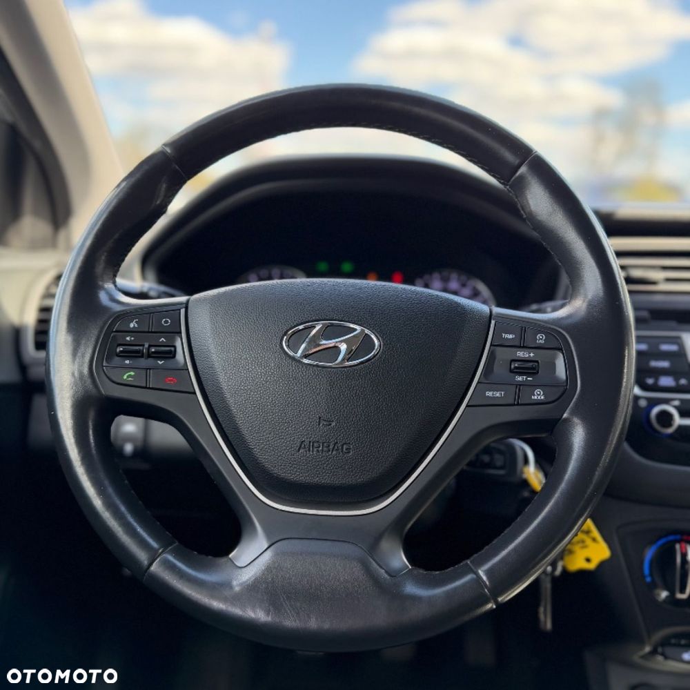 Hyundai i20 - 20