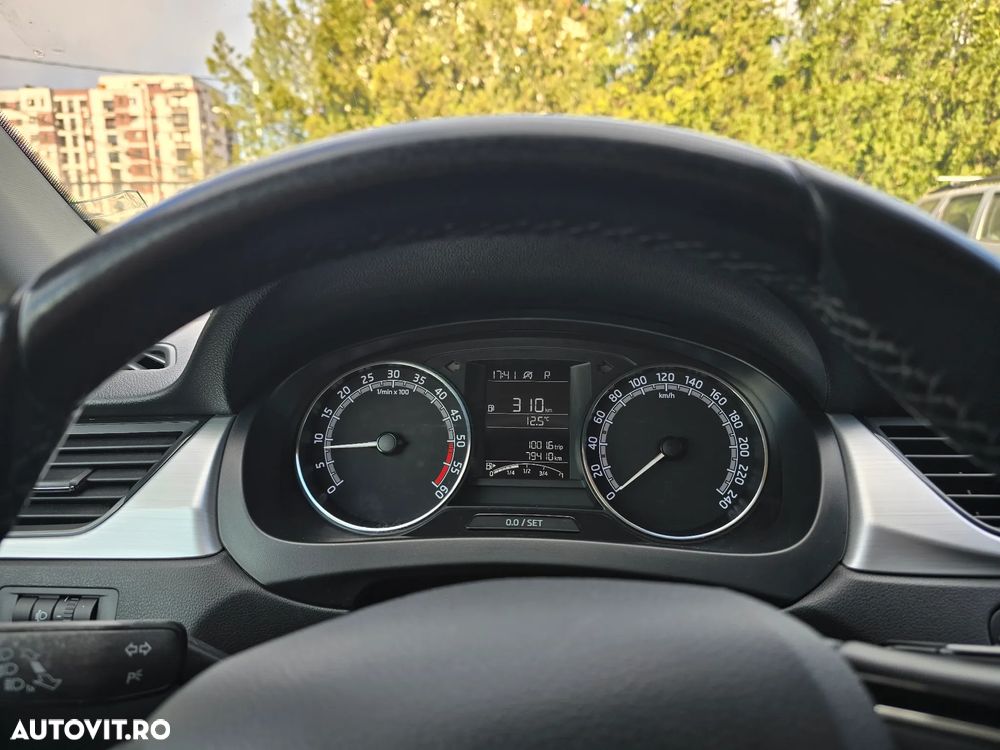 Skoda RAPID 1.4 TDI DSG Ambition - 16