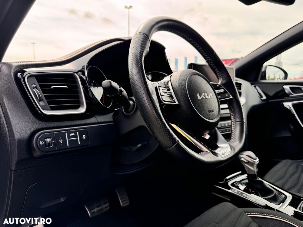 Kia Ceed 1.5 T-GDI 7DCT MHEV GT Line - 13