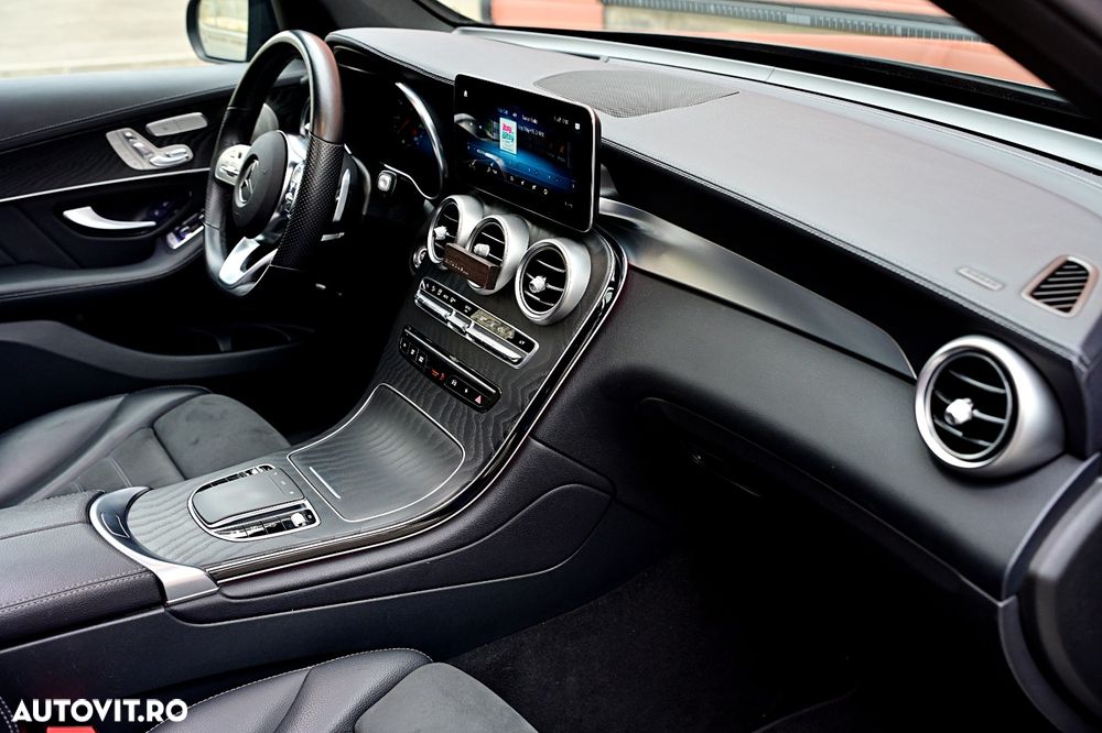 Mercedes-Benz GLC 300 e 4Matic 9G-TRONIC AMG Line Plus - 34