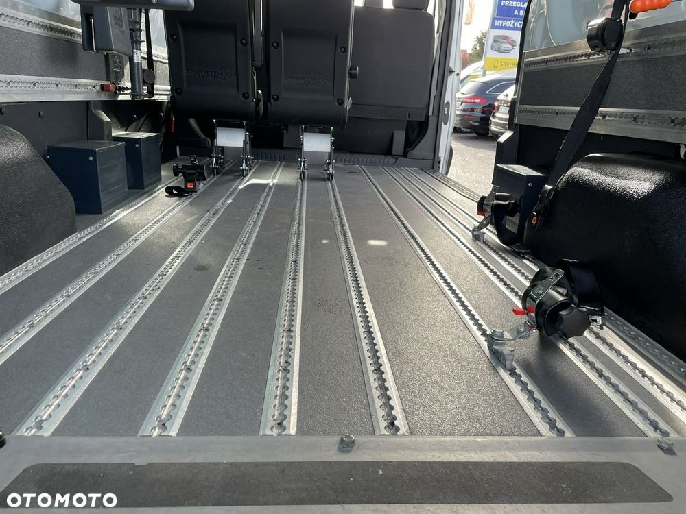 Ford Transit - 13
