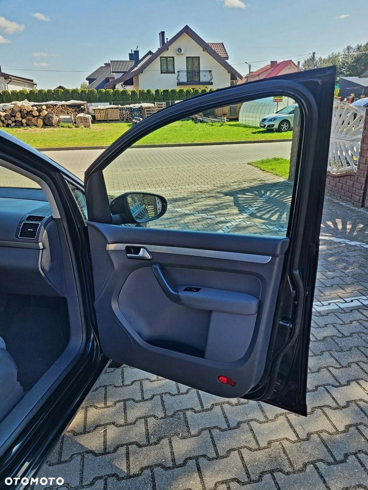 Volkswagen Touran 1.6 TDI DPF BlueMotion Technology DSG Highline - 36