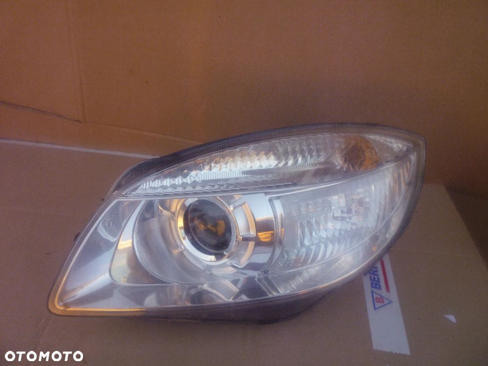 Lampa lewa Skoda Fabia II Hella Europa
