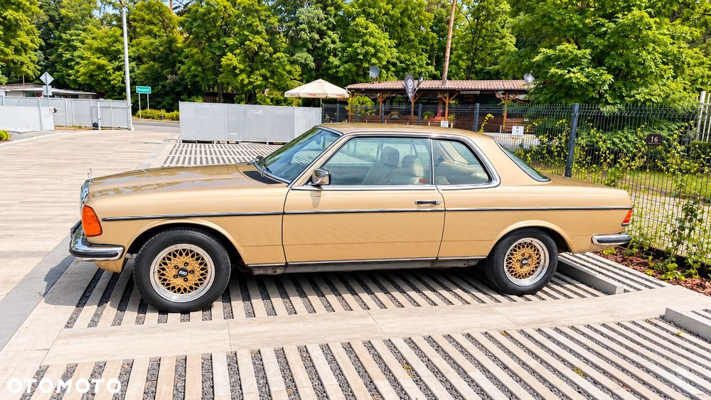 Mercedes-Benz W123 - 4