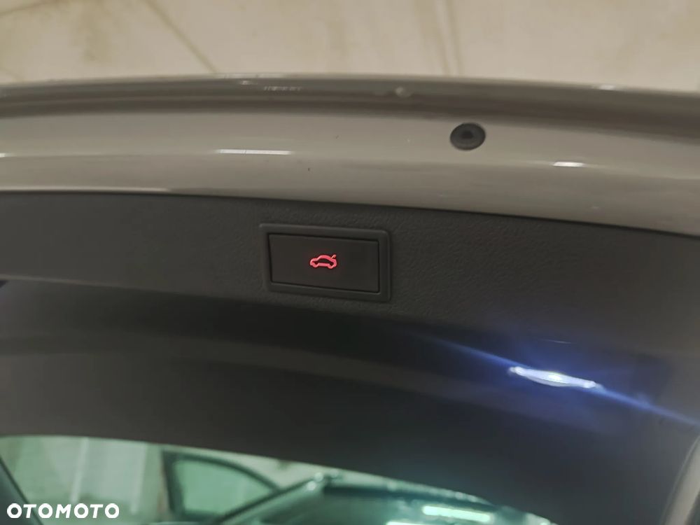 Skoda Superb 2.0 TDI DSG Sportline - 33