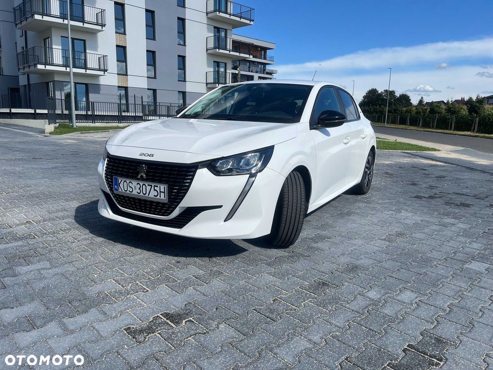 Peugeot 208 - 8