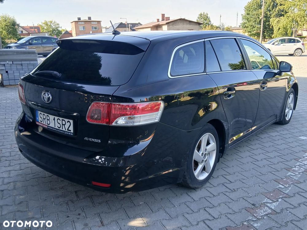 Toyota Avensis - 27
