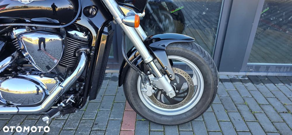 Suzuki Intruder - 22