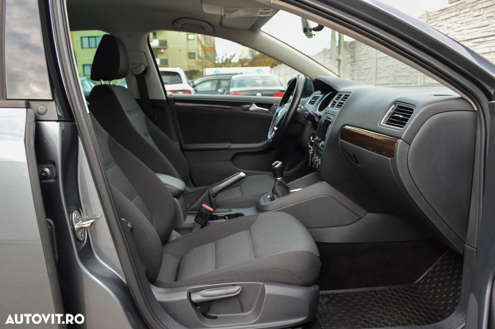 Volkswagen Jetta 1.2 TSI BlueMotion Technology Comfortline - 20