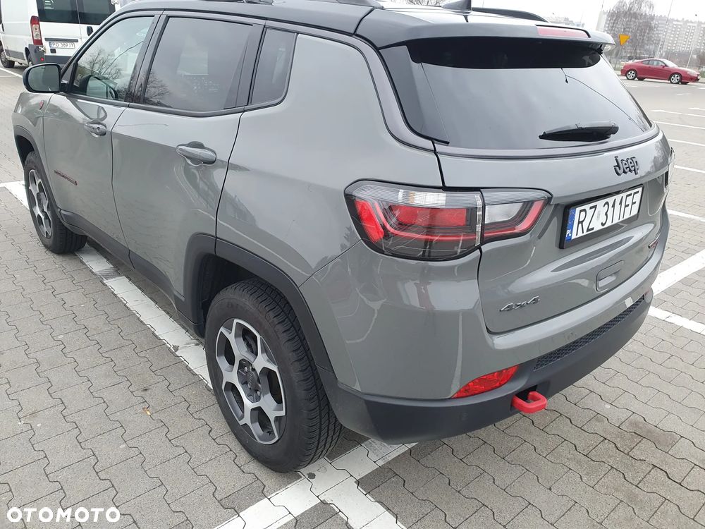 Jeep Compass - 33