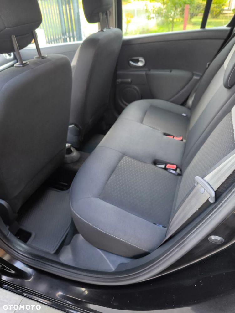 Renault Clio 1.2 16V Dynamique - 8