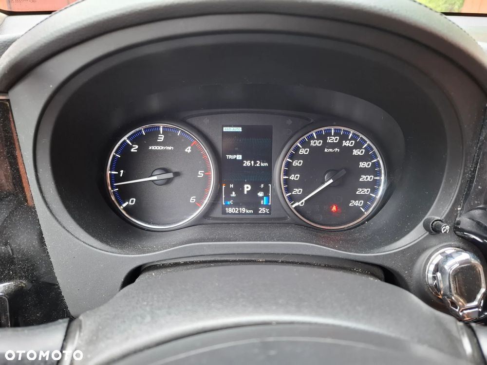 Mitsubishi Outlander 2.2 DID Instyle Navi 4WD - 5