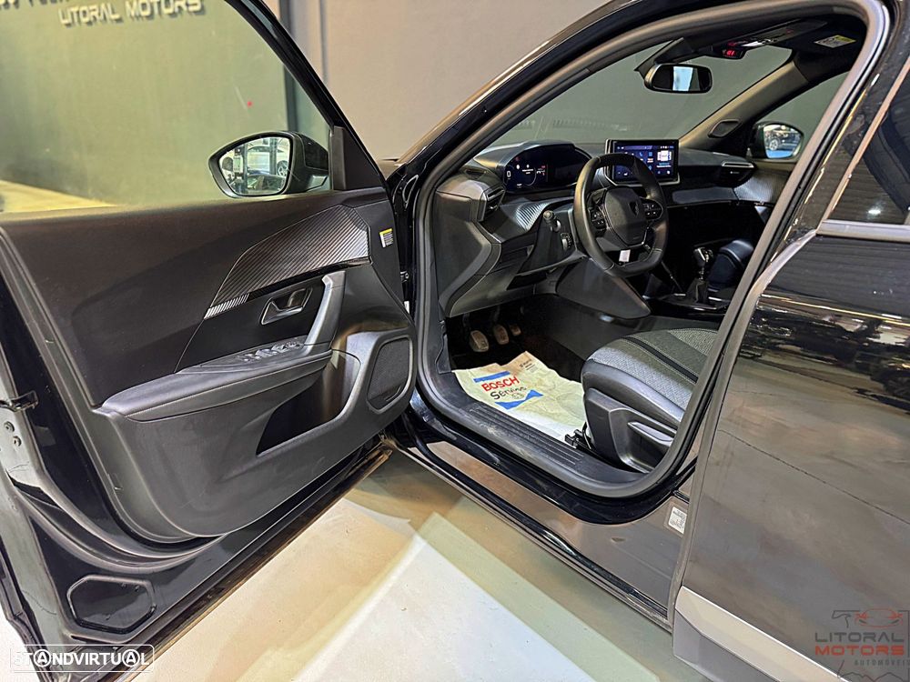 Peugeot 2008 1.2 PureTech Allure - 14