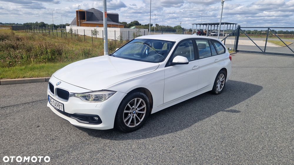 BMW Seria 3 318i - 6