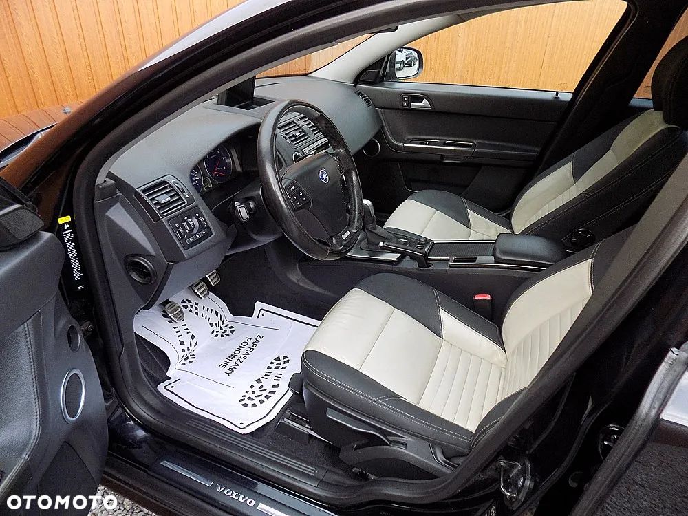 Volvo V50 2.0D R-Design Momentum - 5
