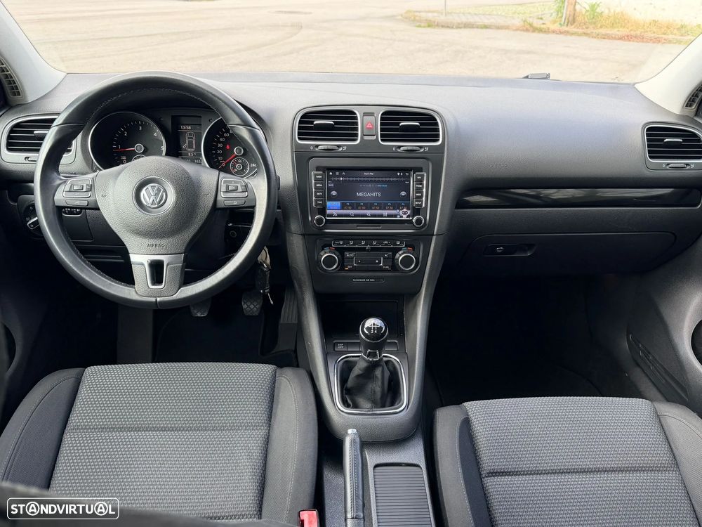 VW Golf 2.0 TDi Confortline - 4