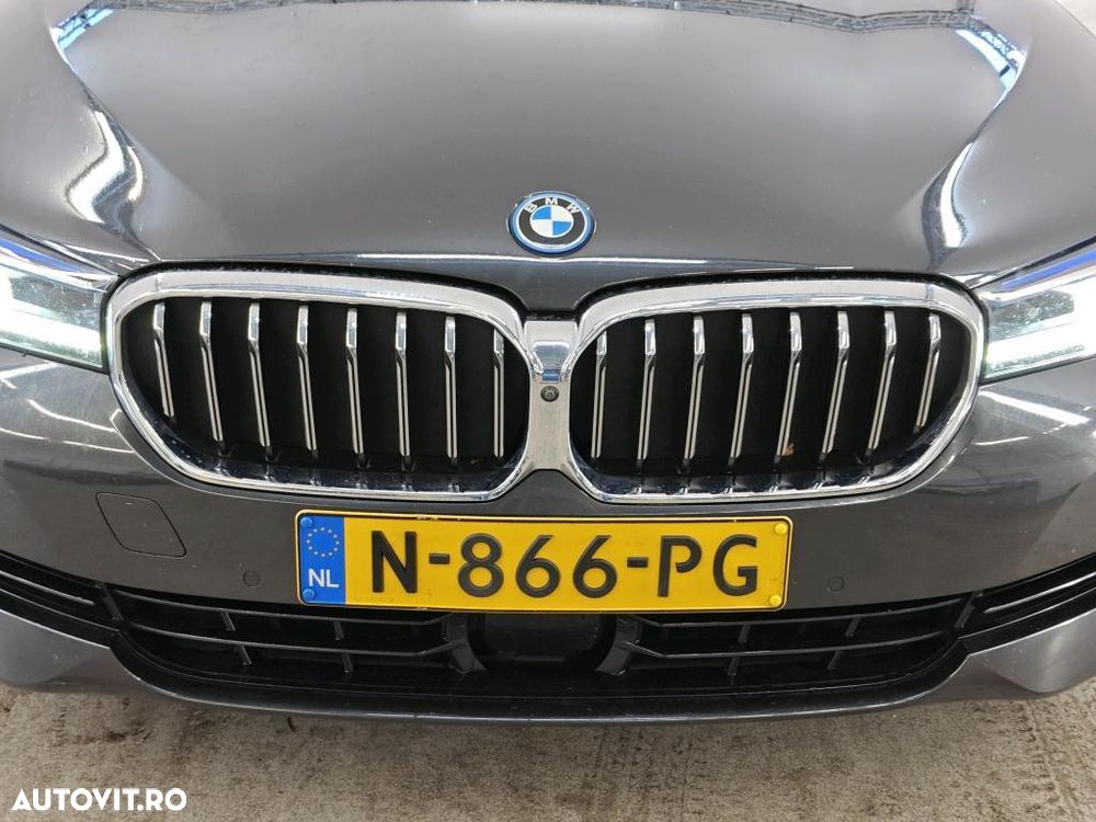 BMW Seria 5 530e xDrive AT PHEV - 6