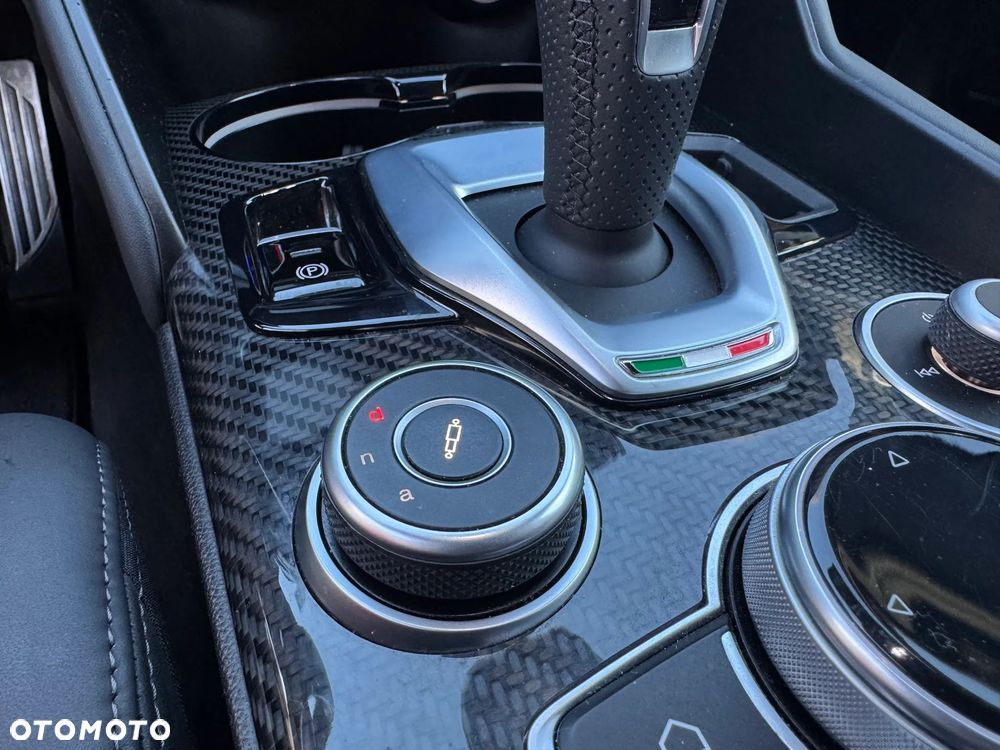 Alfa Romeo Giulia 2.0 Turbo Veloce TI Q4 - 32