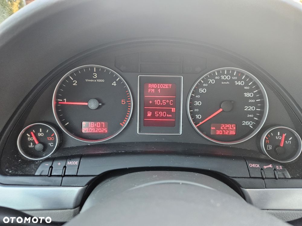 Audi A4 Limousine - 14