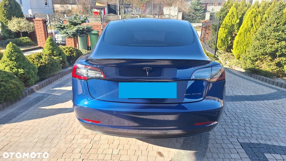 Tesla Model 3 - 4