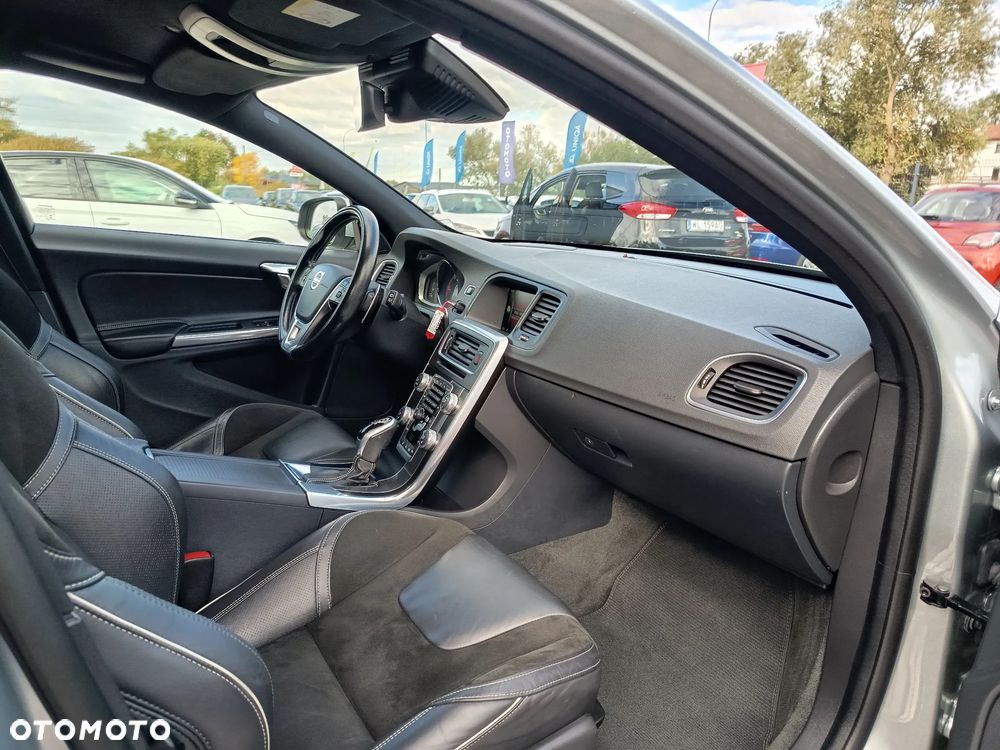 Volvo V60 D4 Geartronic RDesign - 27
