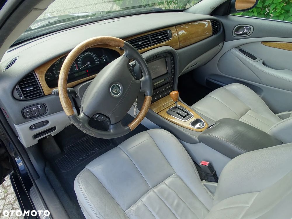Jaguar S-Type - 6