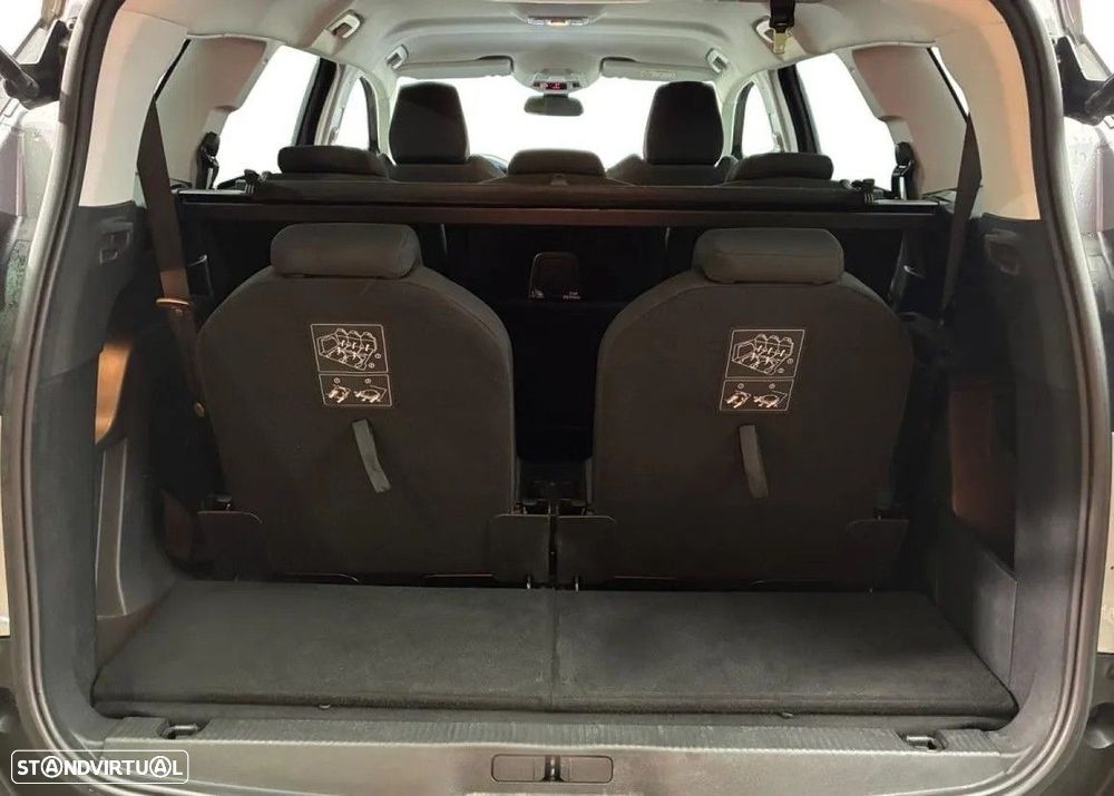 Peugeot 5008 - 13