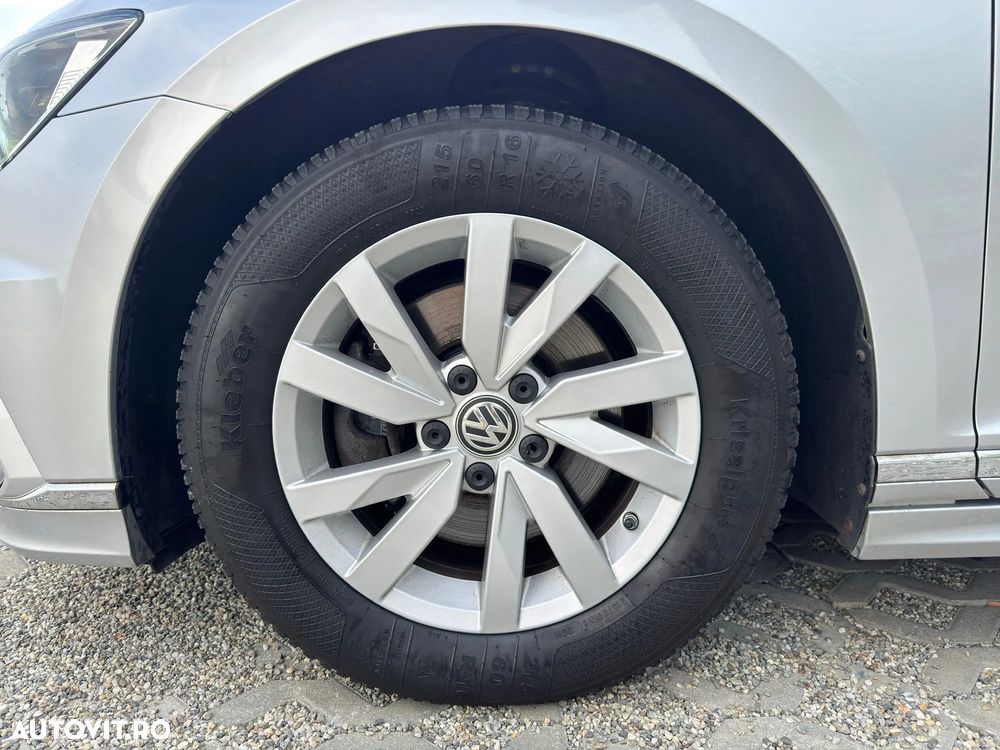 Volkswagen Passat 2.0 TDI SCR 4Motion DSG Comfortline - 10