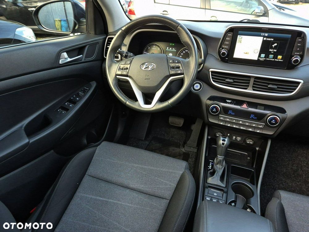 Hyundai Tucson 2.0 CRDI 4WD Automatik Premium - 23