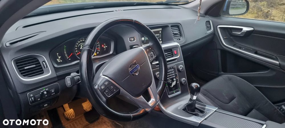 Volvo V60 T3 Momentum - 18