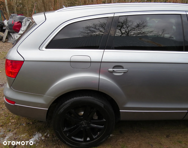 BŁOTNIK ĆWIARTKA PRAWY TYŁ TYLNY AUDI Q7 4L