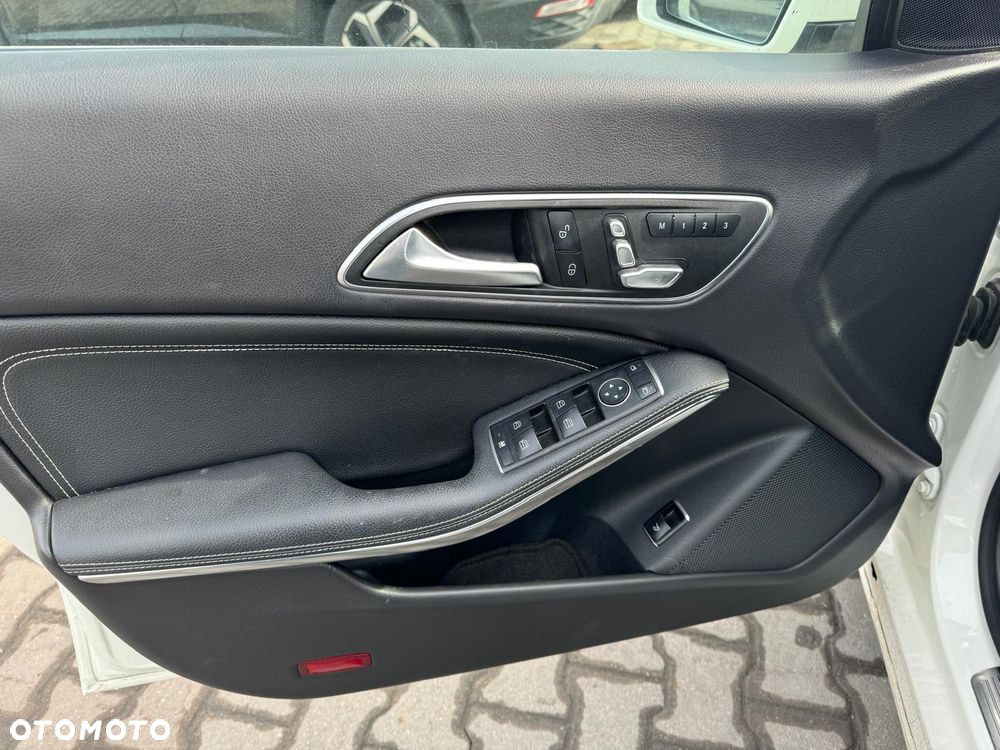 Mercedes-Benz CLA 250 7G-DCT - 9