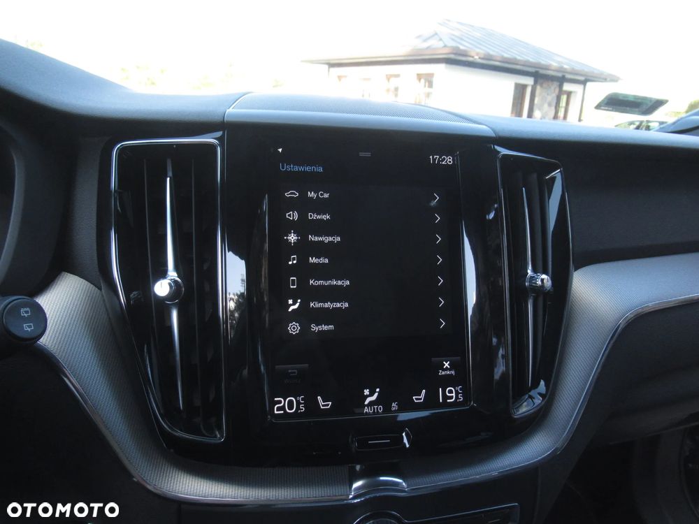 Volvo XC 60 T4 R-Design - 23